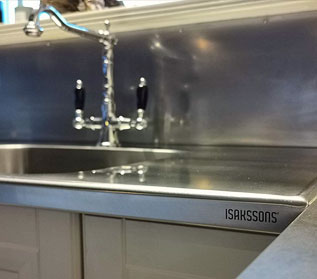 Isakssons i Borlänge - exempel på kundanpassad diskbänk